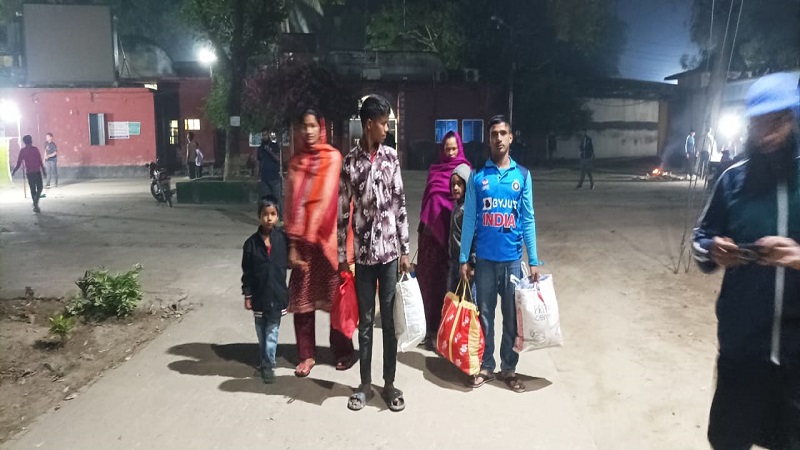 চাঁপাইনবাবগঞ্জ কারাগারে থেকে অন্ত:সত্তা নারীসহ ৬ ভারতীয় জামিন লাভের পর পূণরায় পুলিশ হেফাজতে